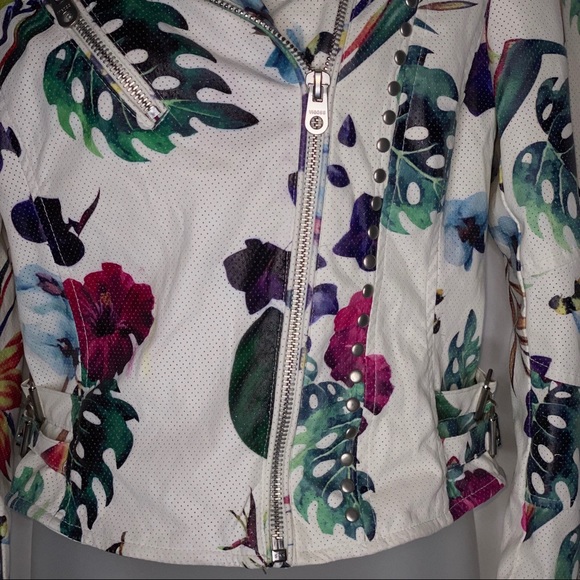 Vigoss FloralFaux leather jacket Size Small - Picture 3 of 8